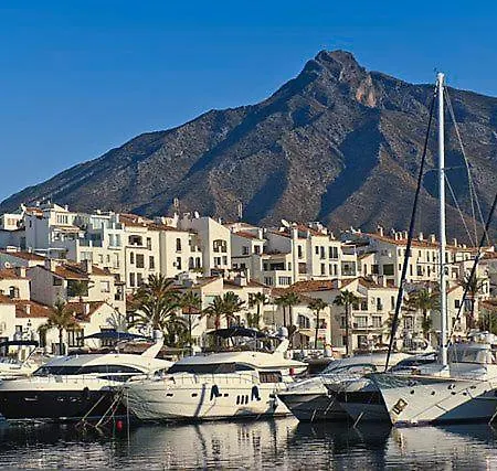 Lägenhet Holidays Banus